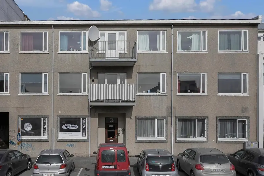 Facade of the NN Urban Guesthouse building at Skipholt 3, Reykjavik